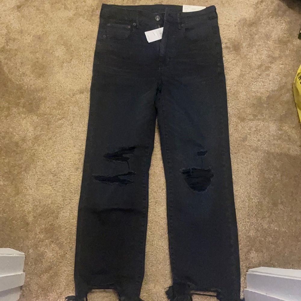 Distressed black American Eagle slim straight crop